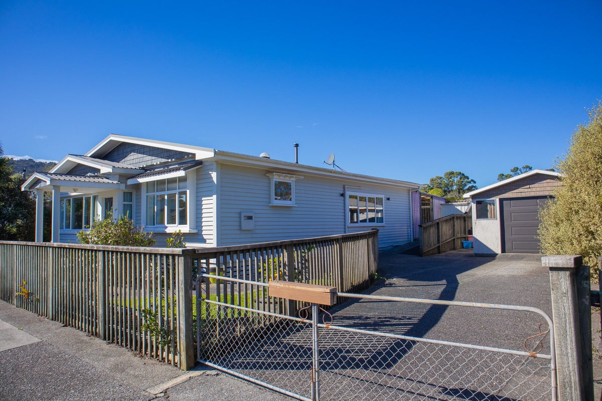 41 Palmerston Street, Greymouth, Greymouth - Carousel 1