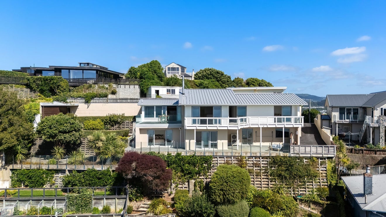 128 Seatoun Heights Road, Seatoun, Wellington - Carousel 1