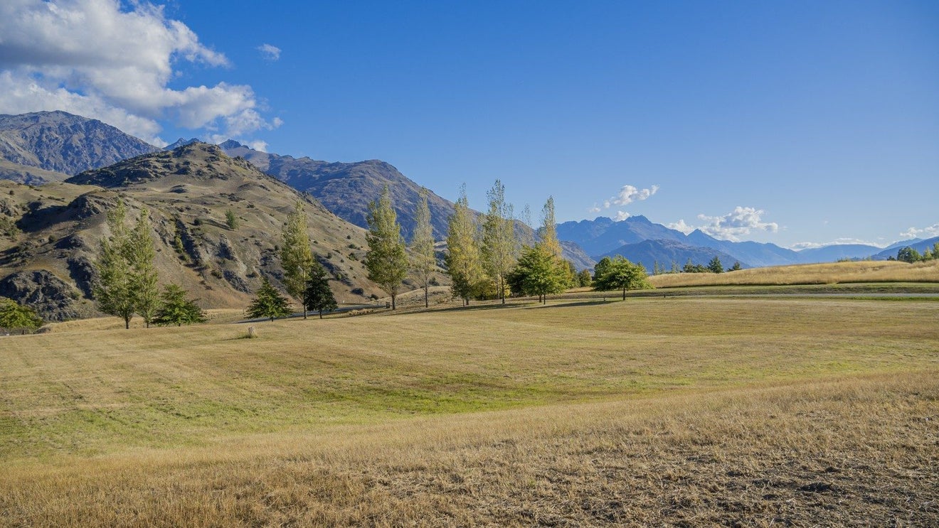 2 Bloxham Lane, Lake Hayes, ARROWTOWN - Carousel 1
