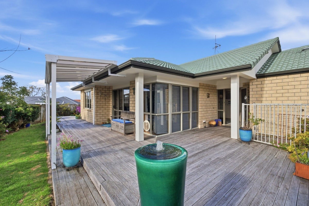 16 Ranfurly Terrace, Pyes Pa, Tauranga - Carousel 2