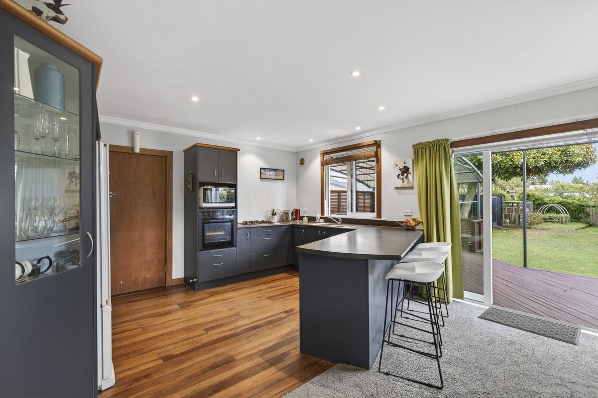 412 Carrington Street, Upper Vogeltown, New Plymouth - Carousel 2
