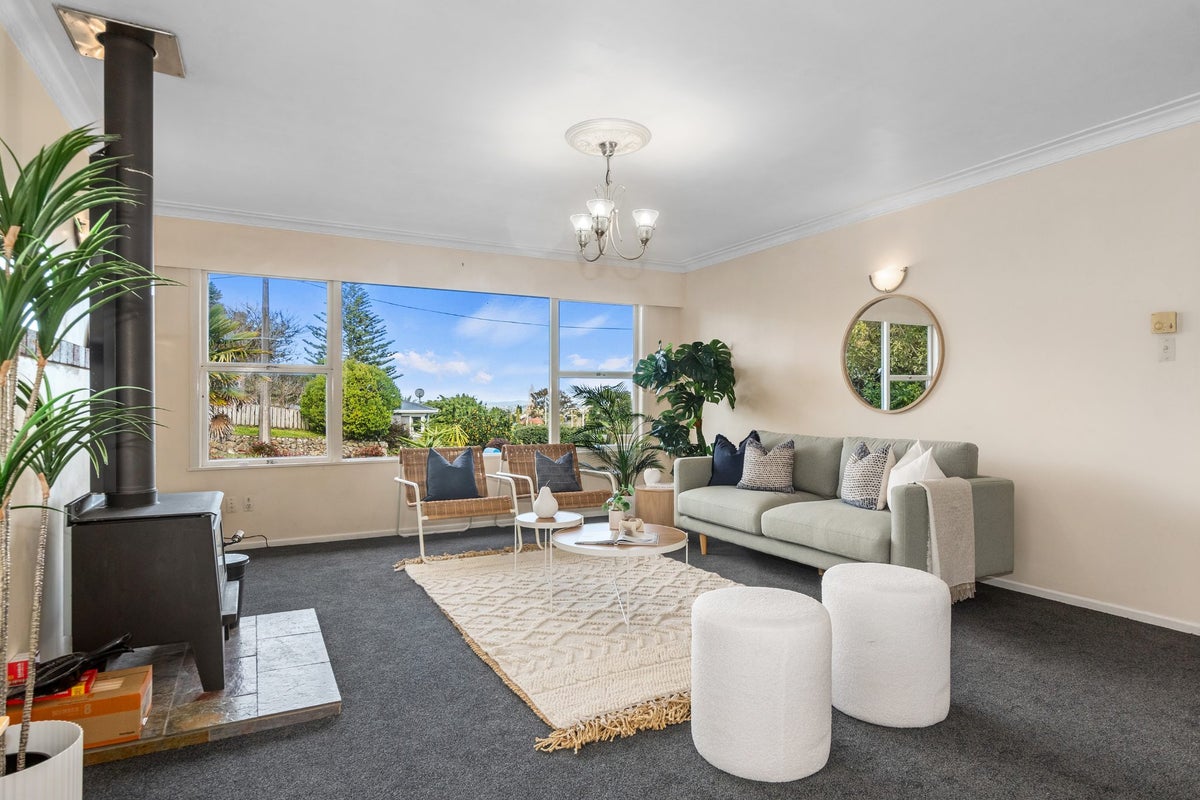6 Adams Place, Te Kamo, Whangarei - Carousel 2
