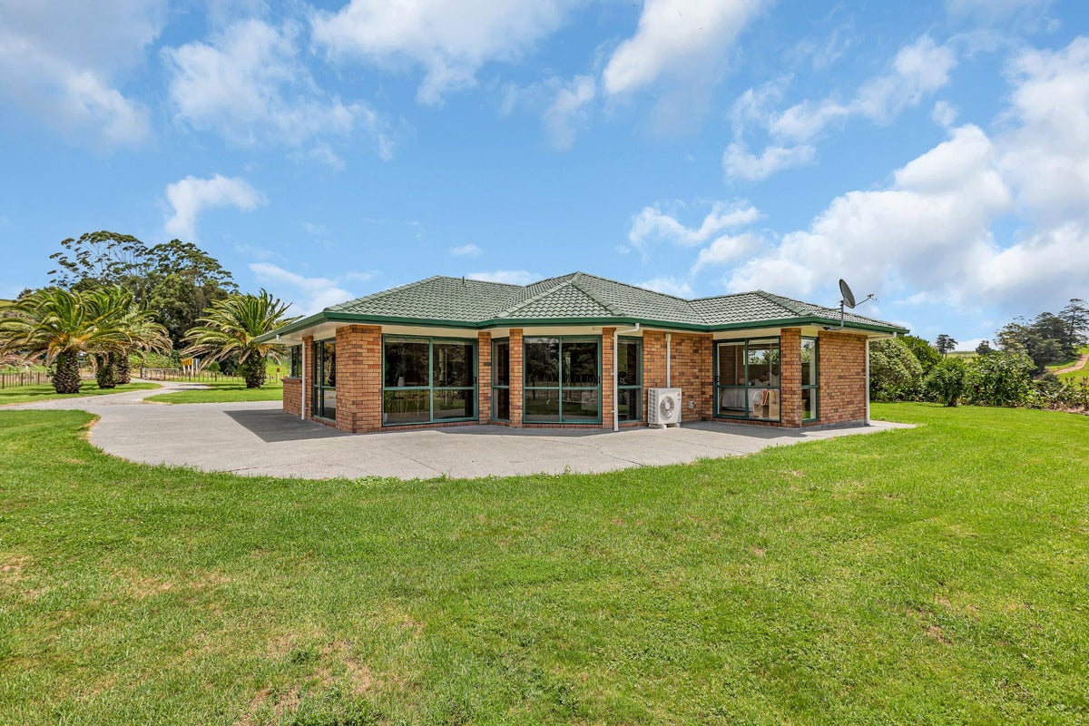 112 Maungakaramea Road, Whangarei - Carousel 2