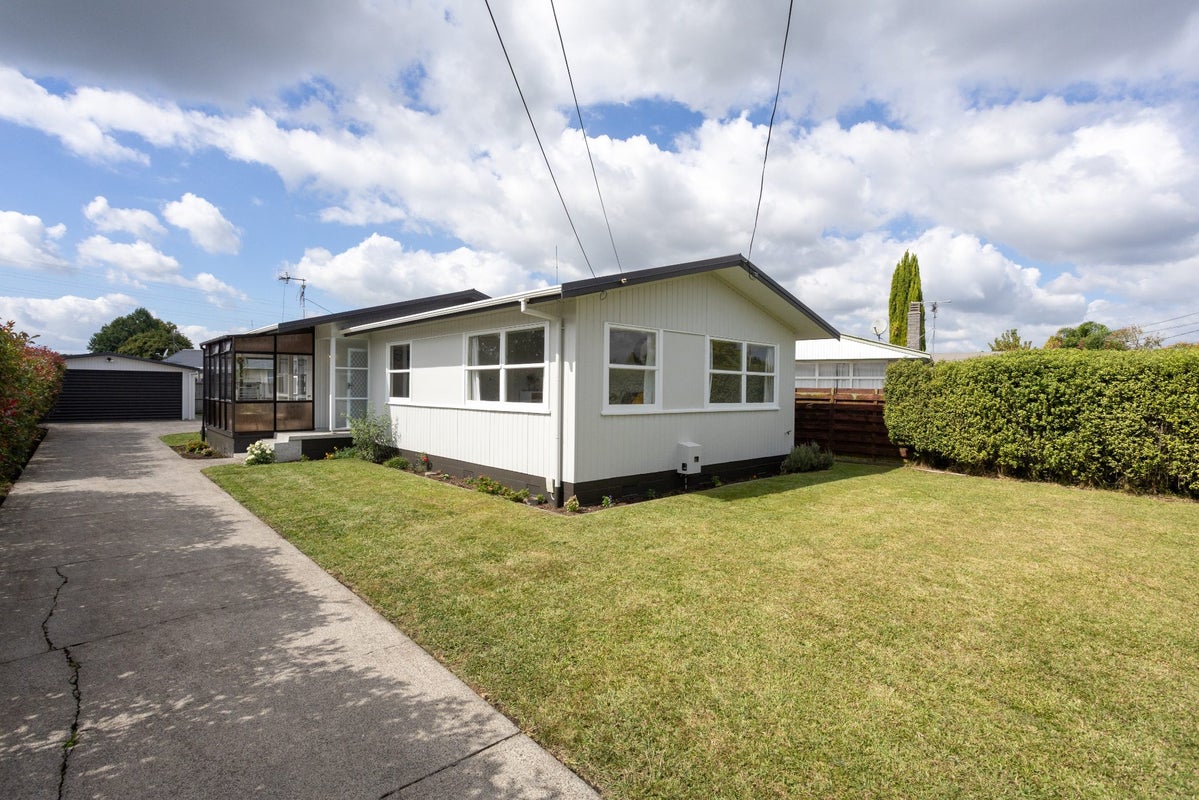 46 Betley Crescent, Fairview Downs, Hamilton - Carousel 1