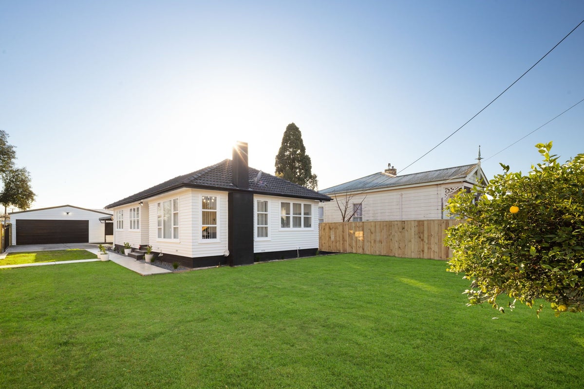 18 Higgins Road, Frankton, Hamilton - Carousel 1
