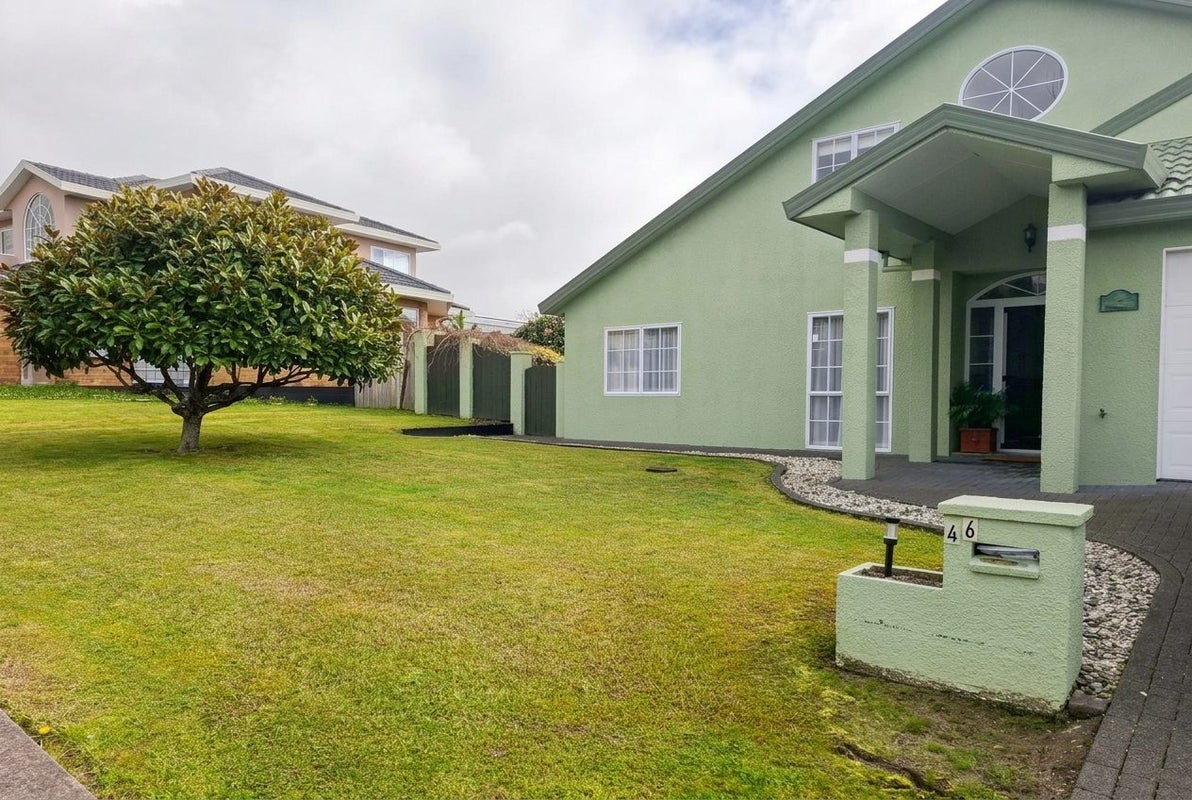 46 Whiting Grove, West Harbour, Auckland - Carousel 2