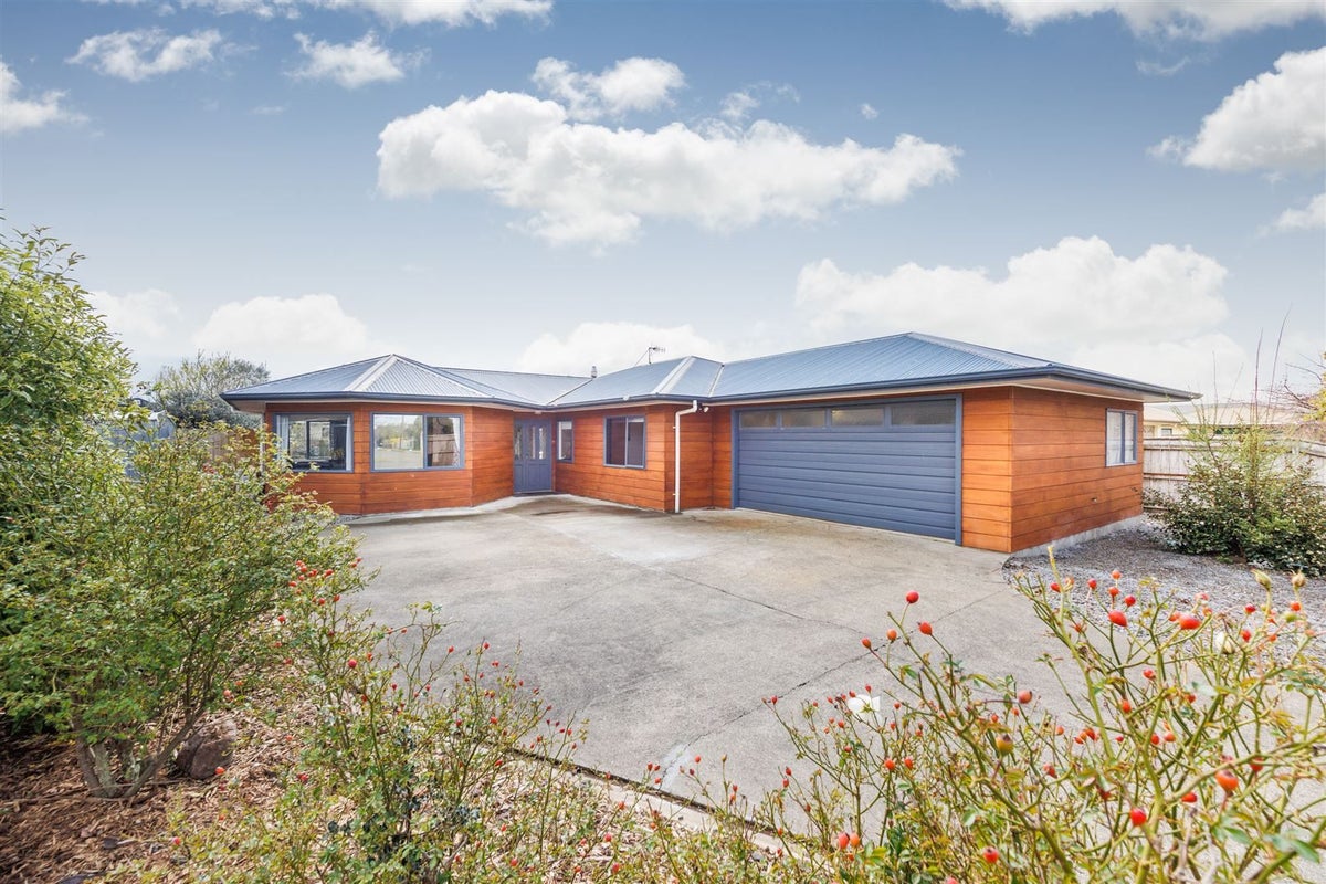 35 Sherwill Street East, Feilding, Feilding - Carousel 1