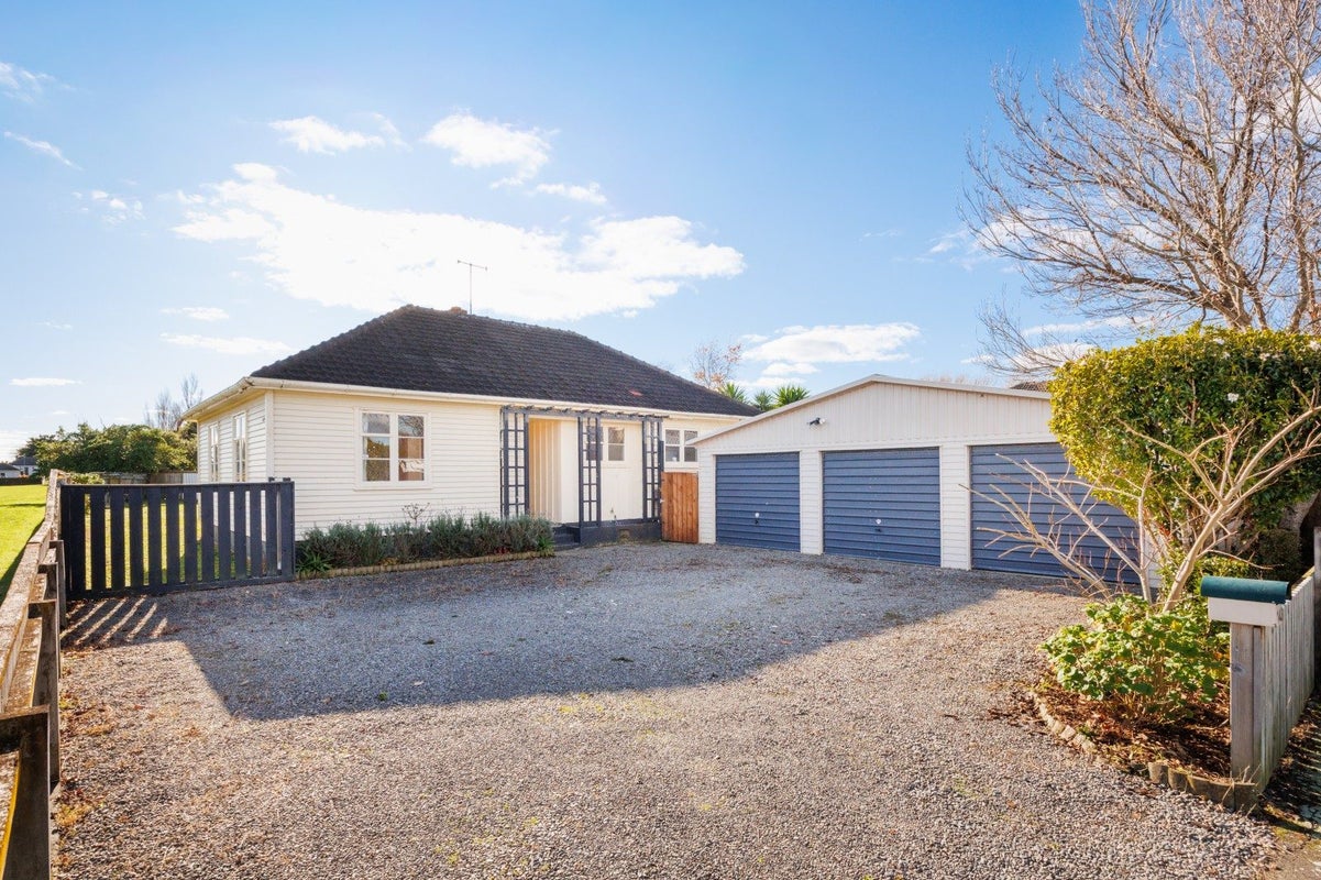 143 Rangiora Avenue, Roslyn, Palmerston North - Carousel 1