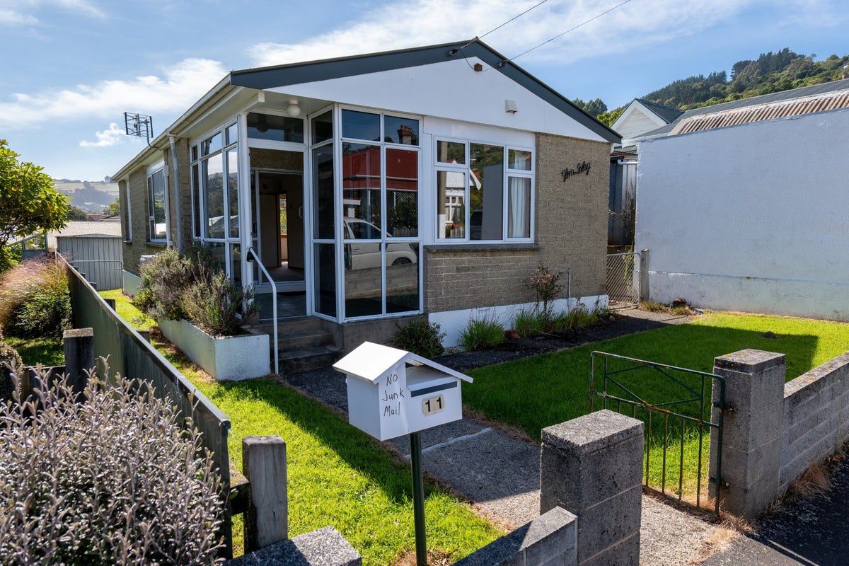 11 Baldwin Street, North East Valley, Dunedin - Carousel 1