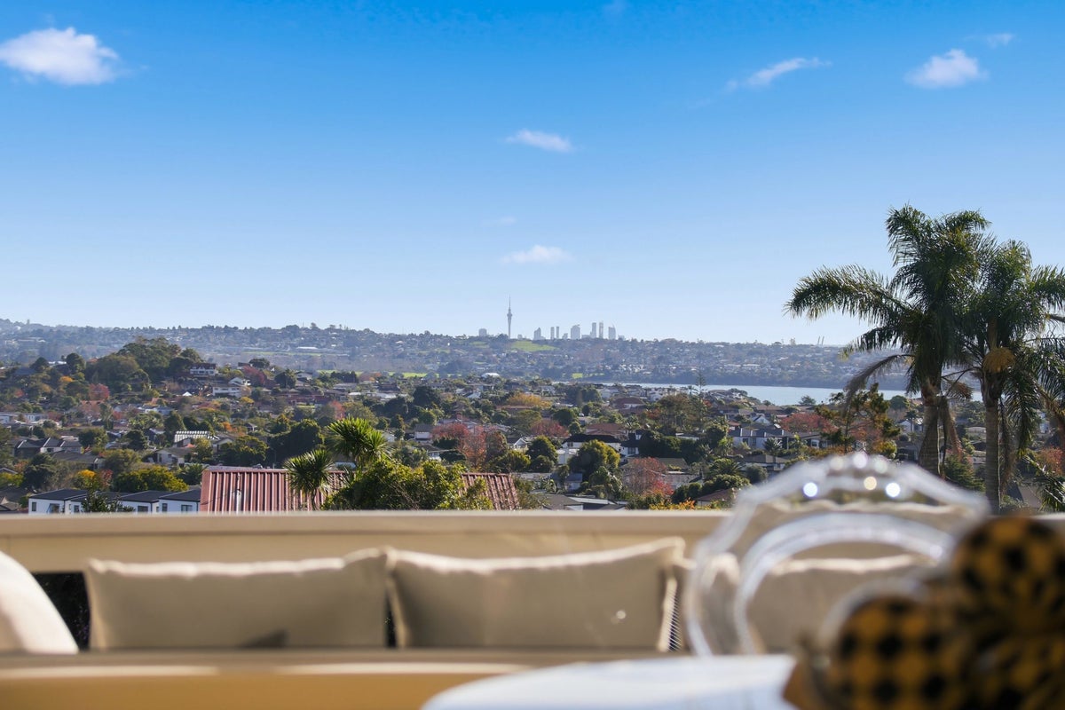 10 Etherege Place, Mellons Bay, Manukau City, Auckland - Carousel 1