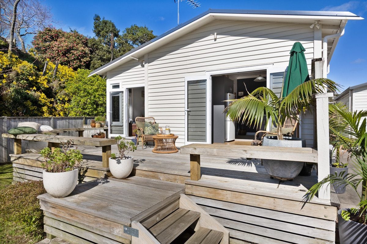 3A Tupoki Street, Glen Avon, New Plymouth - Carousel 24