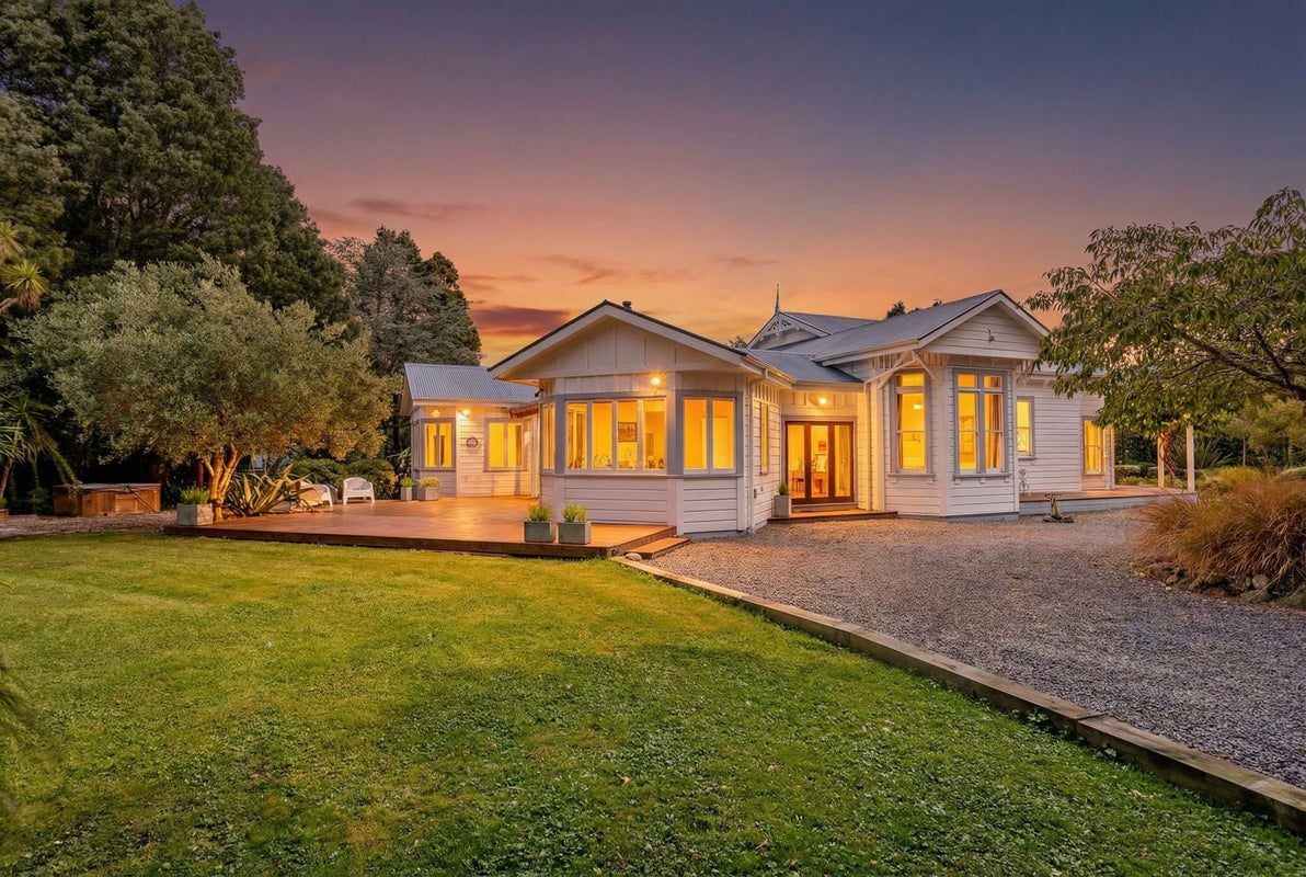 42 Pohangina Road, Palmerston North - Carousel 1