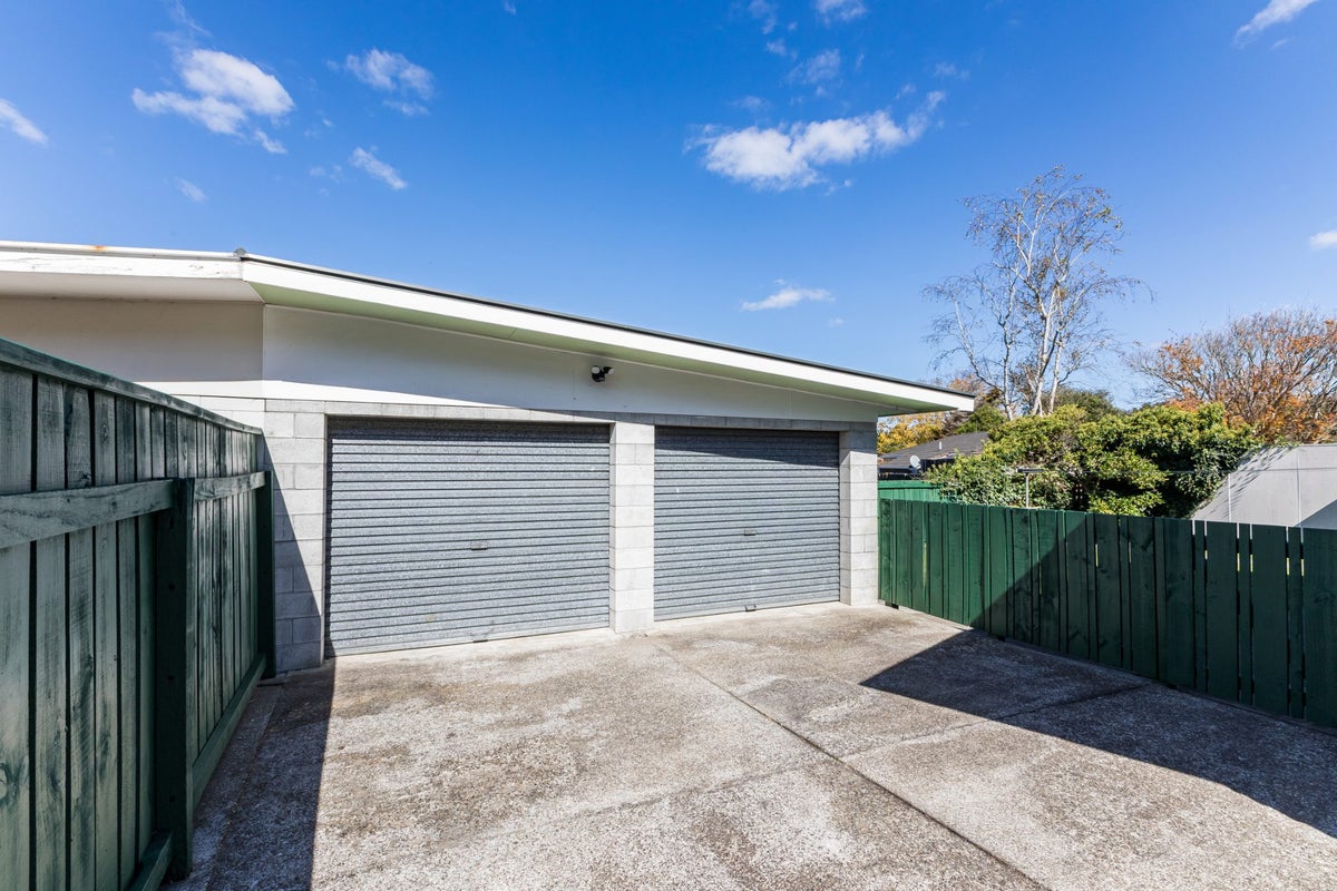 10 Indiana Grove, Totara Park, Upper Hutt - Carousel 24