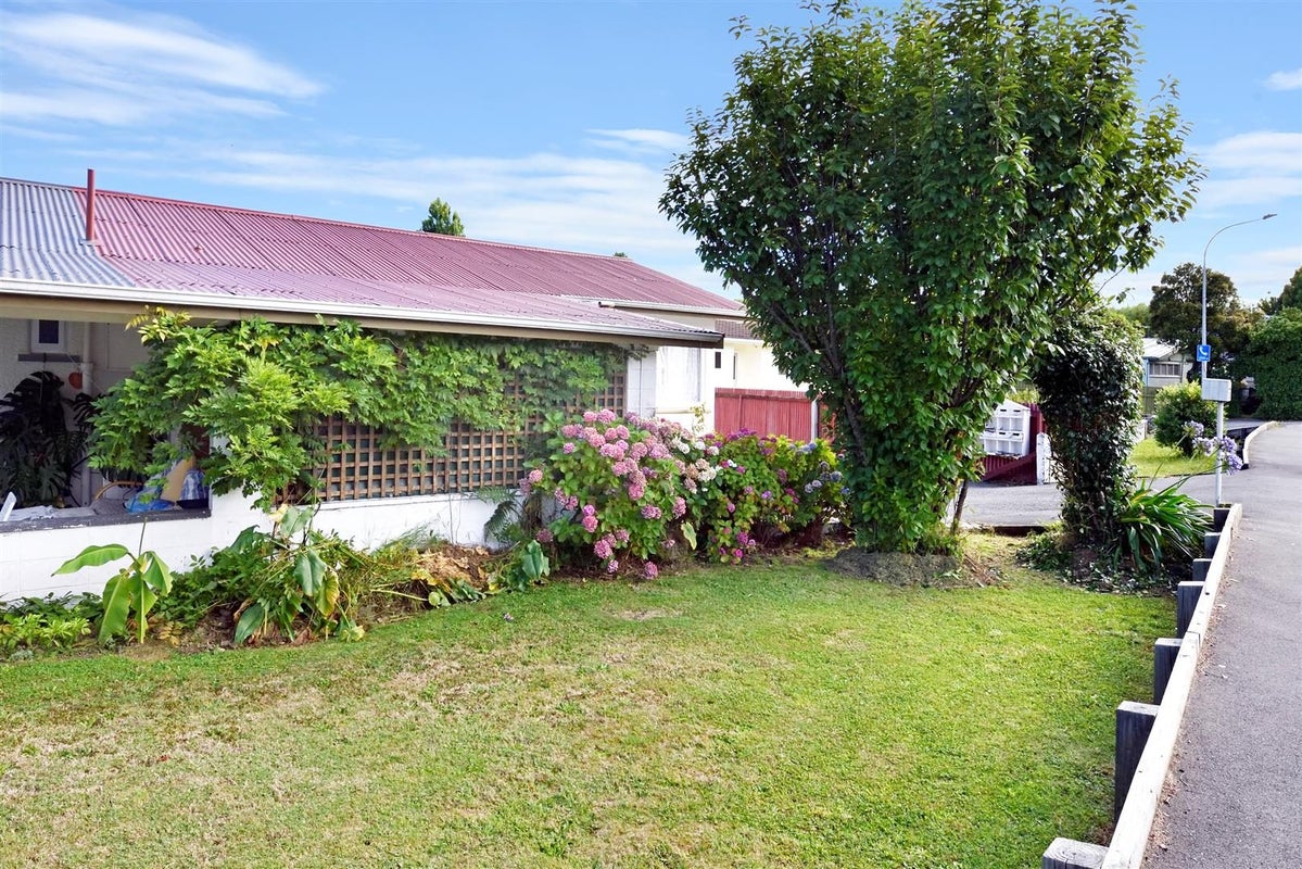 1/56 GOLF RD, Tahunanui, NELSON - Carousel 13