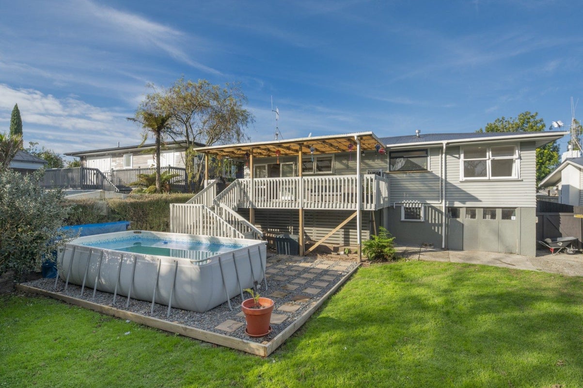 11 Armagh Street, Greerton, Tauranga - Carousel 1