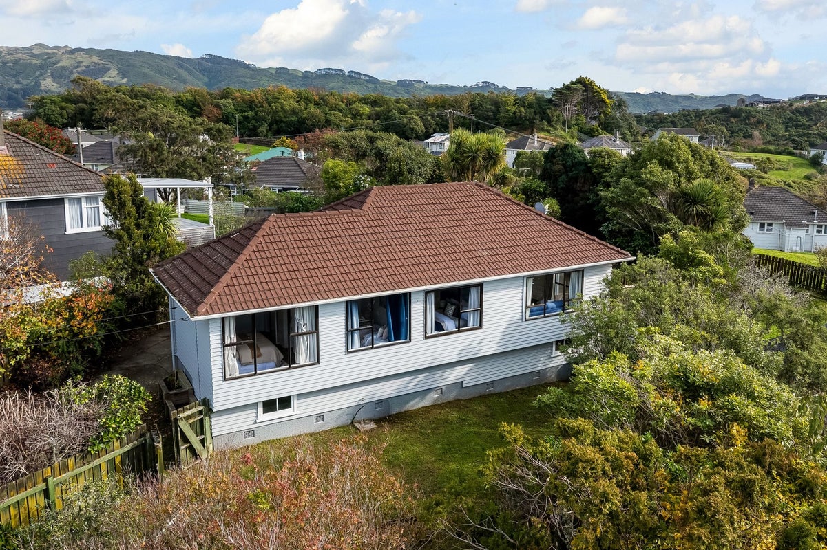 15 Chew Place, Ranui, Porirua - Carousel 1