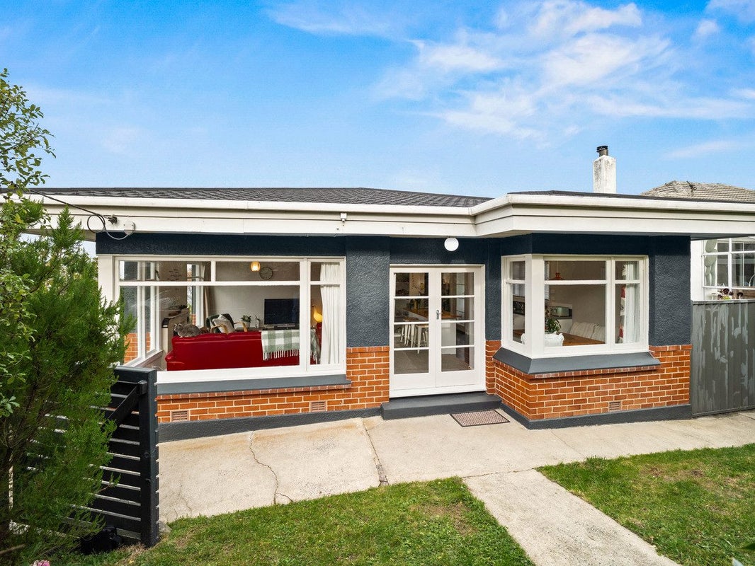 141 Easther Crescent, Kew, Dunedin - Carousel 1