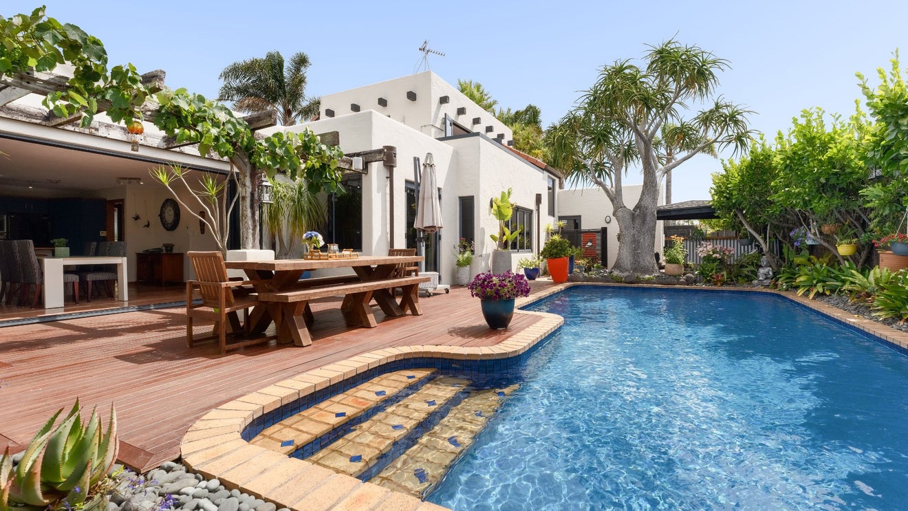 2 La Cumbre Close, Bethlehem, Tauranga - Carousel 1