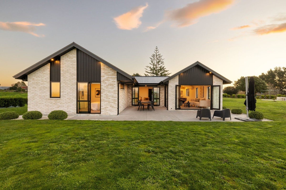 89 Burbush Road, Burbush, Hamilton - Carousel 2