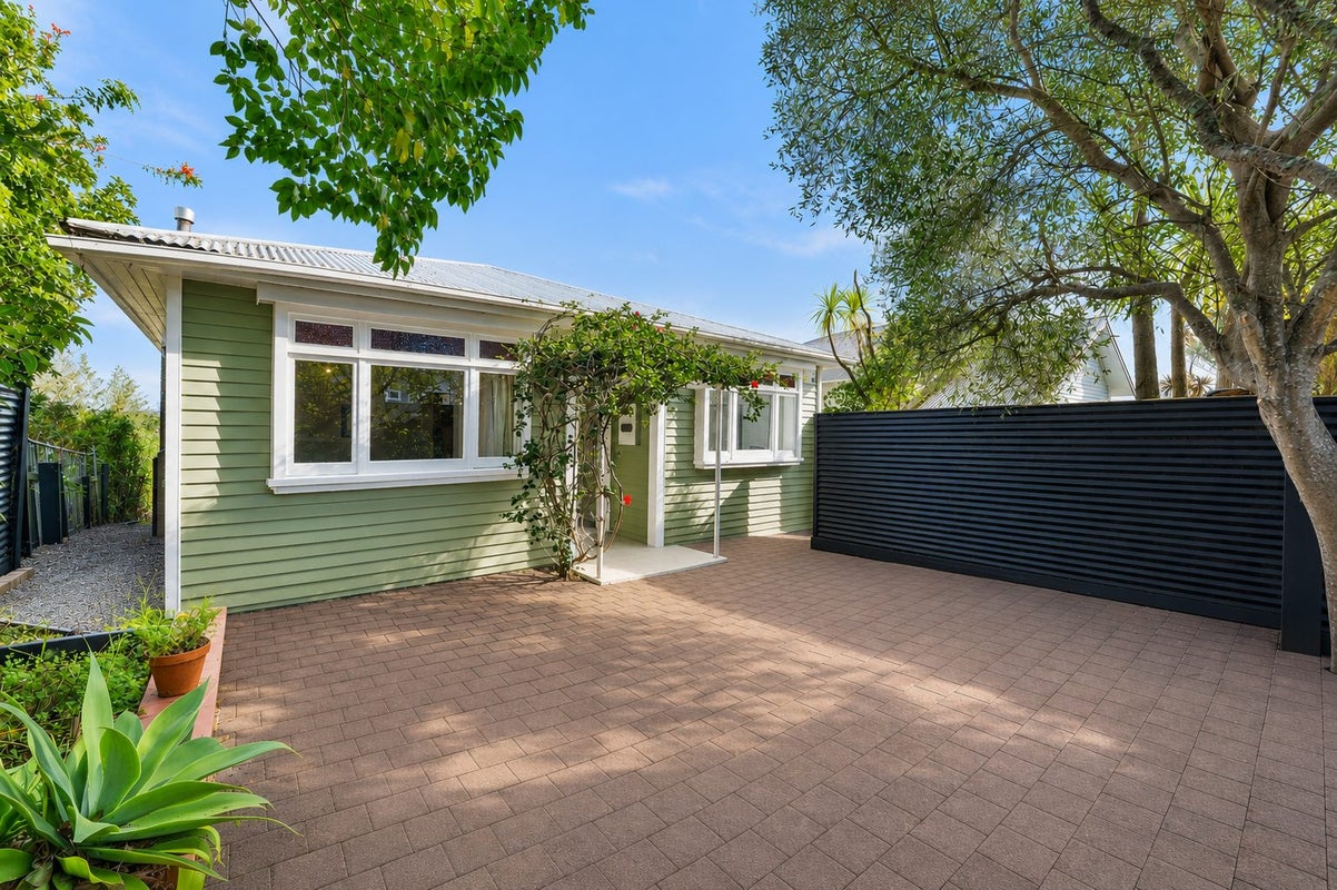 159 Carrington Road, Mount Albert, Auckland - Carousel 1