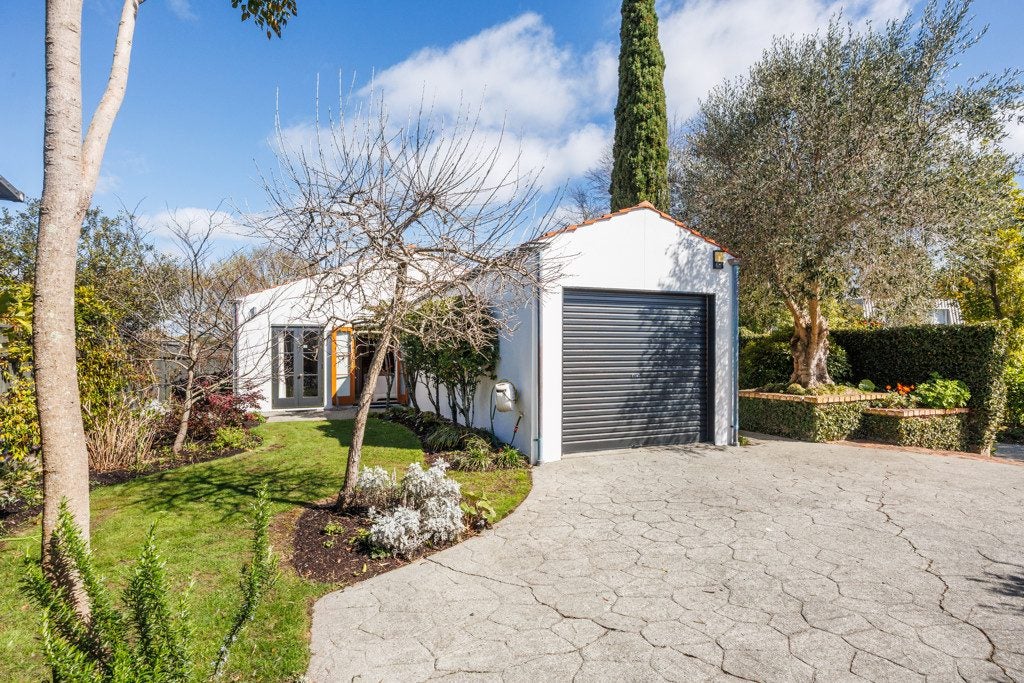 24 Redwood Grove, Hokowhitu, Palmerston North - Carousel 1