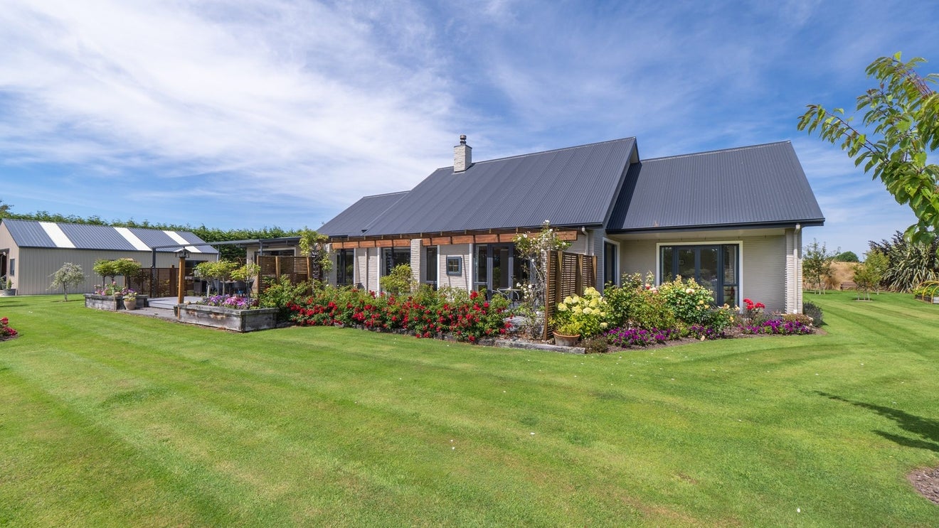 156 Otatara Road, New River Ferry, Invercargill - Carousel 1