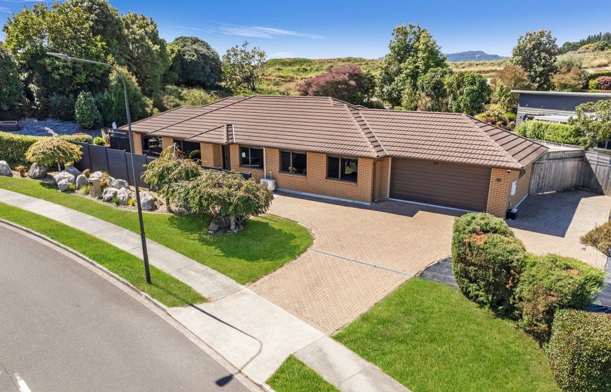 122 Iles Road, Lynmore, Rotorua - Carousel 1