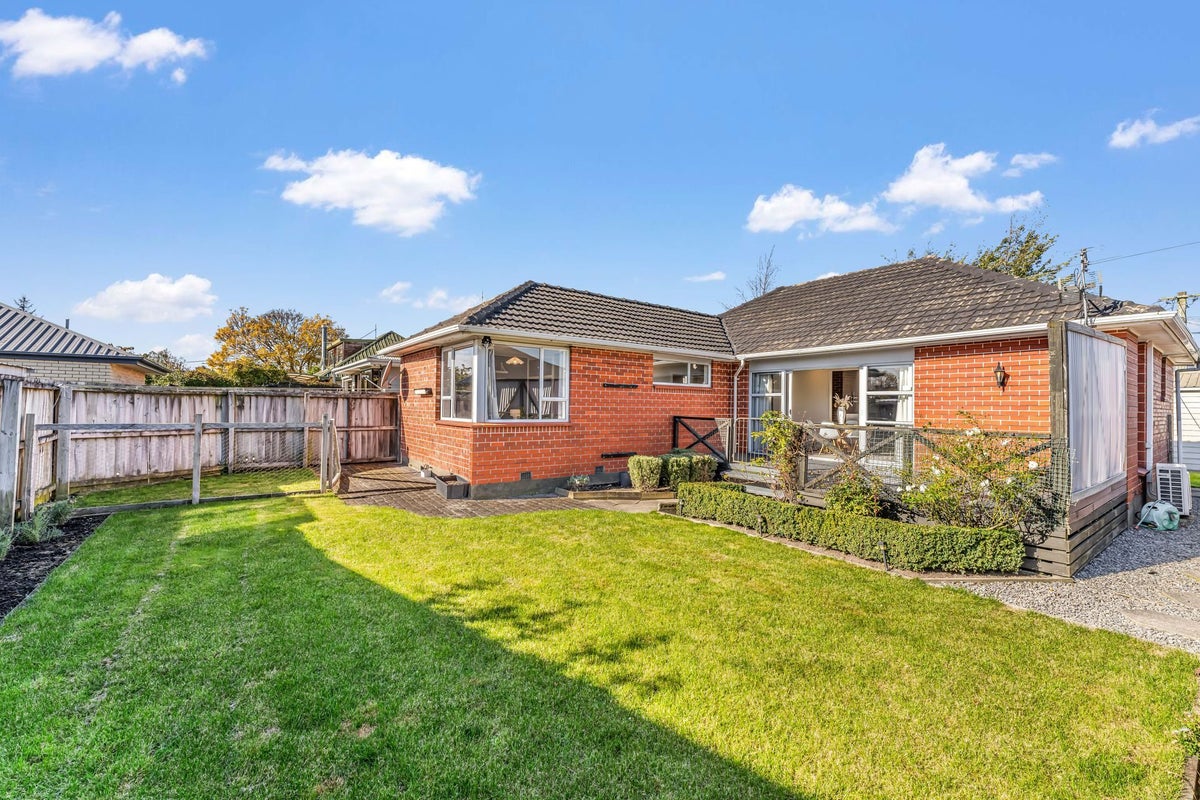 1/6 Dalkeith Street, Hoon Hay, Christchurch - Carousel 1