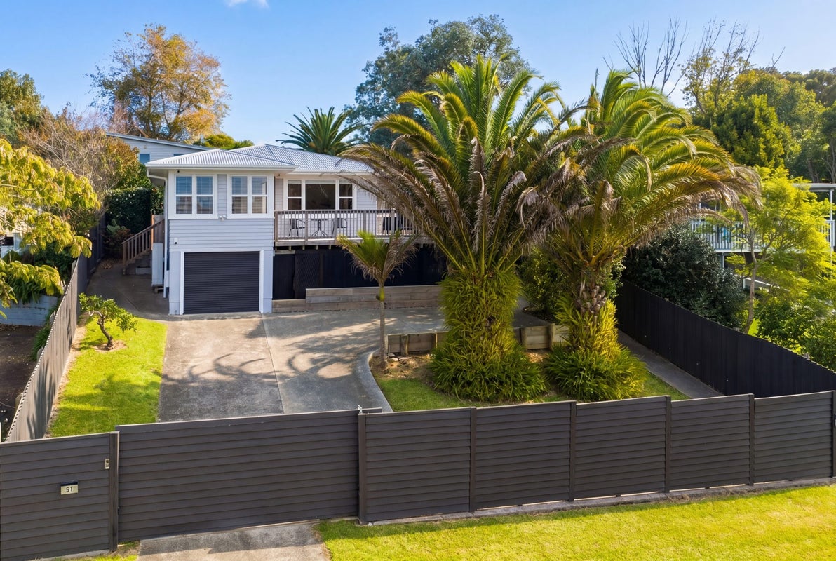 61 Ennis Avenue, Pakuranga Heights, Auckland - Carousel 1