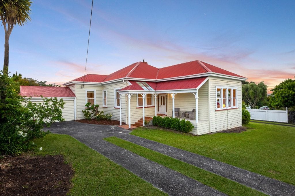 5 First Avenue, Stanley Point, Auckland - Carousel 1