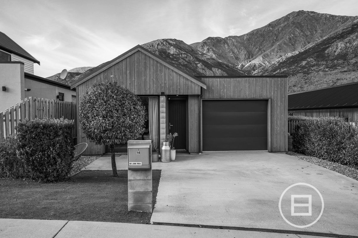14 Huxley Place, Lake Hayes, Queenstown - Carousel 1