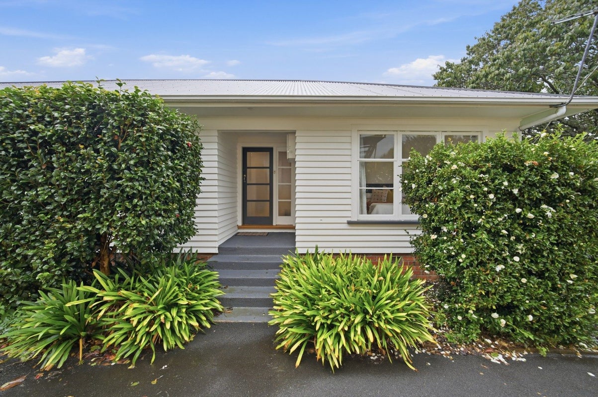 1/21 Fairview Road, Mount Eden, Auckland - Carousel 2