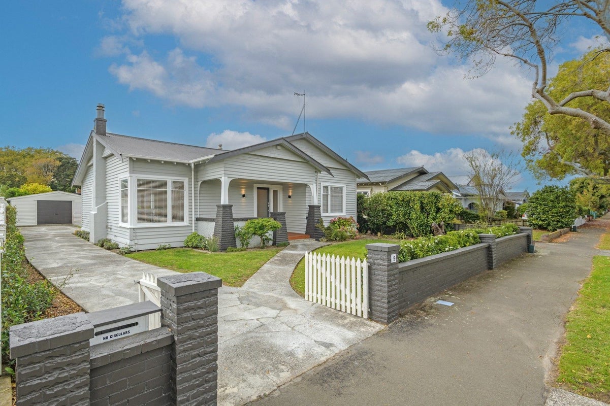 9 Milverton Avenue, Hokowhitu, Palmerston North - Carousel 1