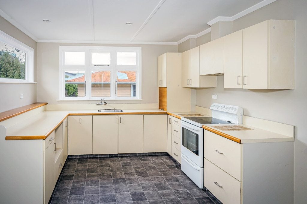 10 Nore Street, Oamaru North, Oamaru - Carousel 2