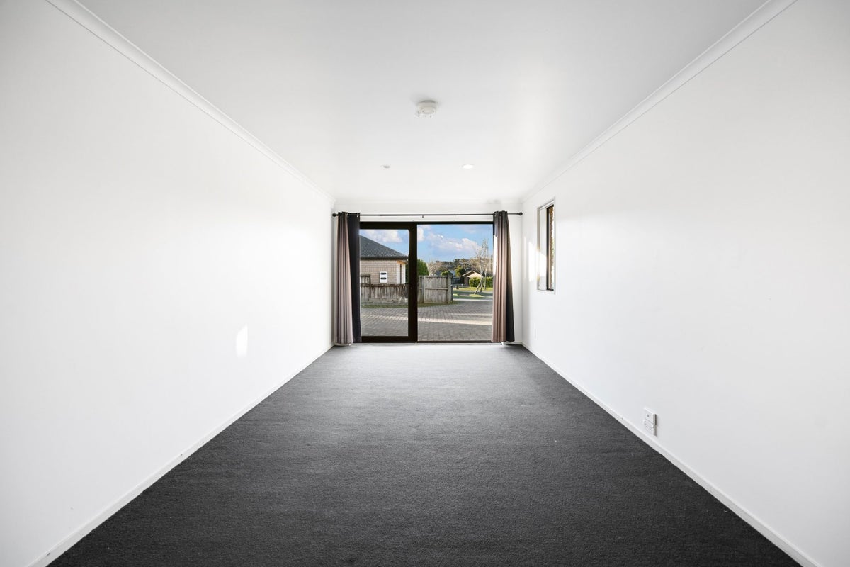 20 Holford Place, Huntington, Hamilton - Carousel 20