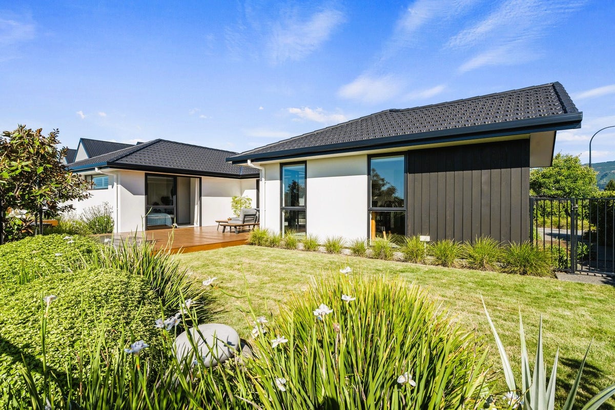 88 Berryfield Drive, Appleby, Richmond - Carousel 1