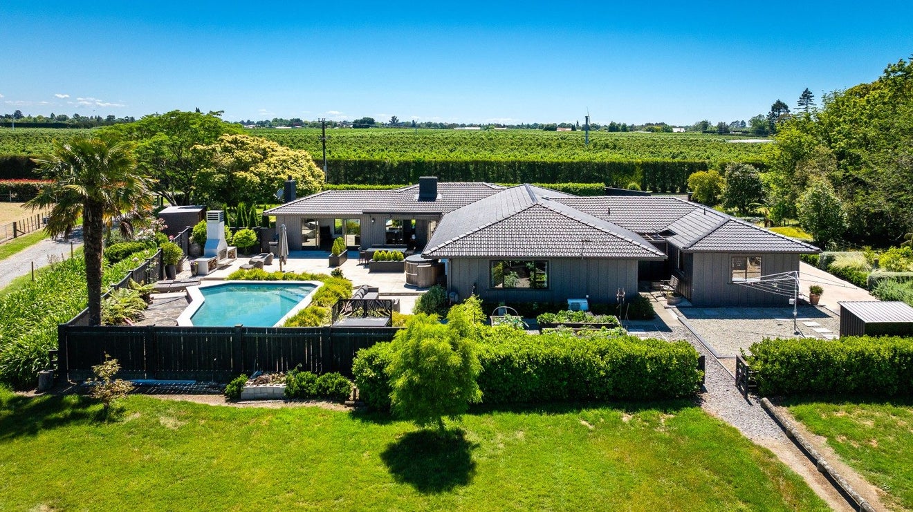 77 Algernon Road, Longlands, Hastings - Carousel 1