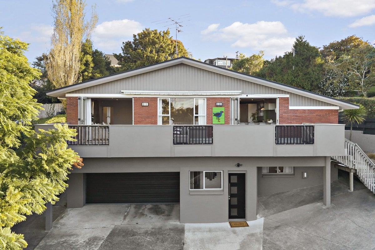 37 Stephen Lysnar Place, Hillsborough, Auckland - Carousel 1