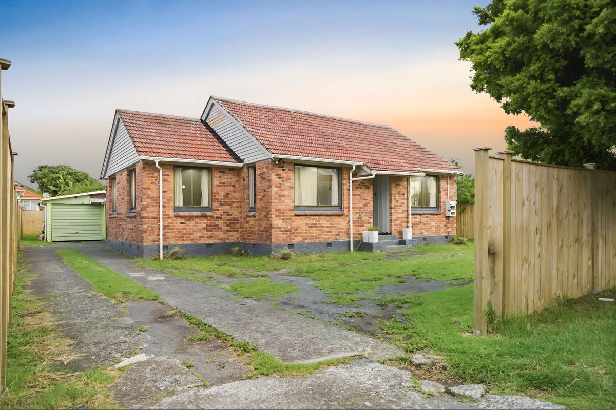 24 Parkinson Avenue, Wesley, Auckland - Carousel 1