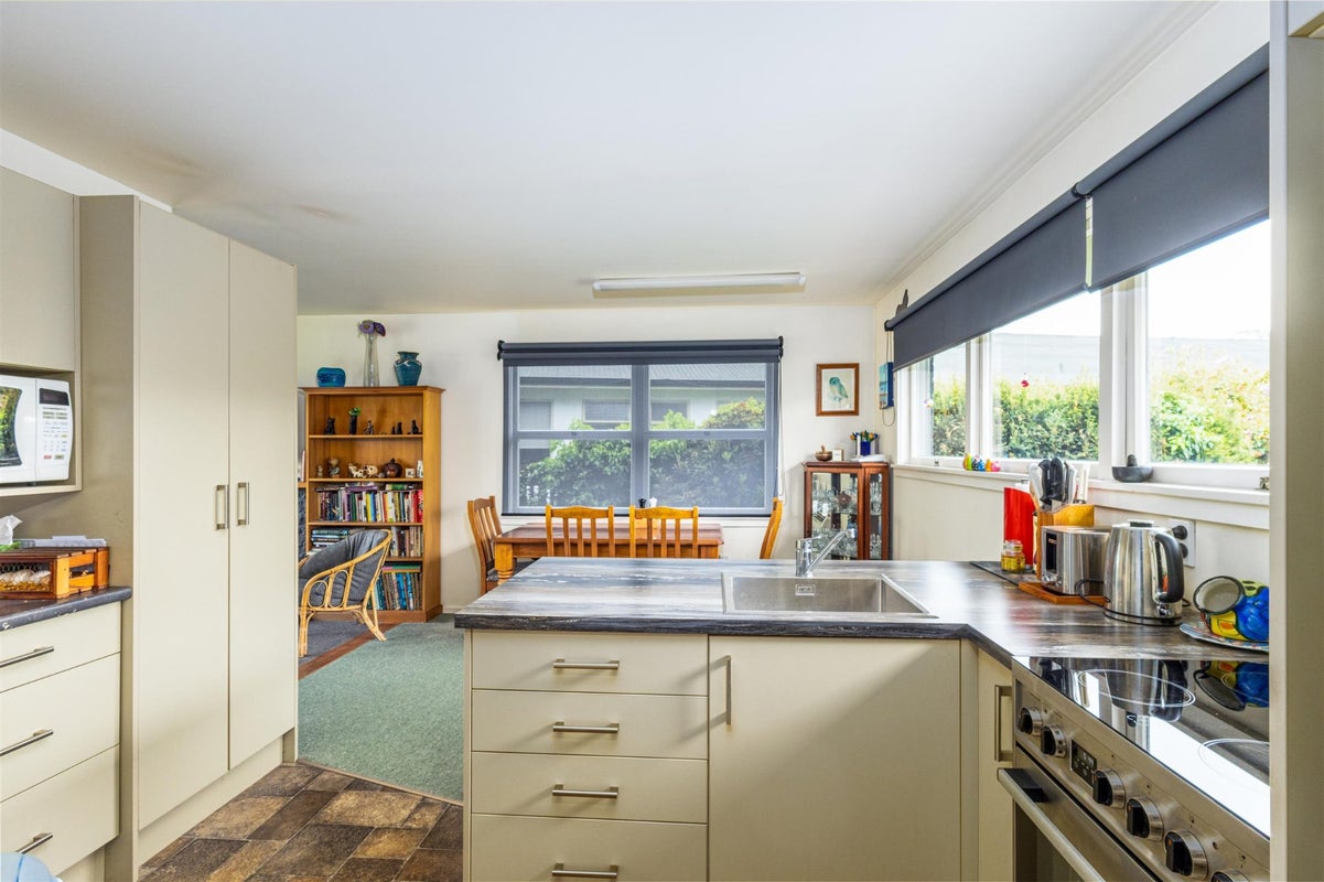 24 Denmark Street, Fairlie - Carousel 2