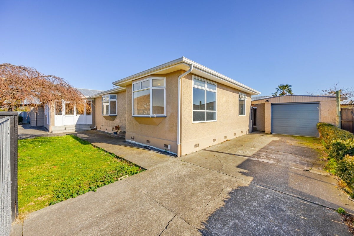 805 Park Road South, Akina, Hastings - Carousel 1