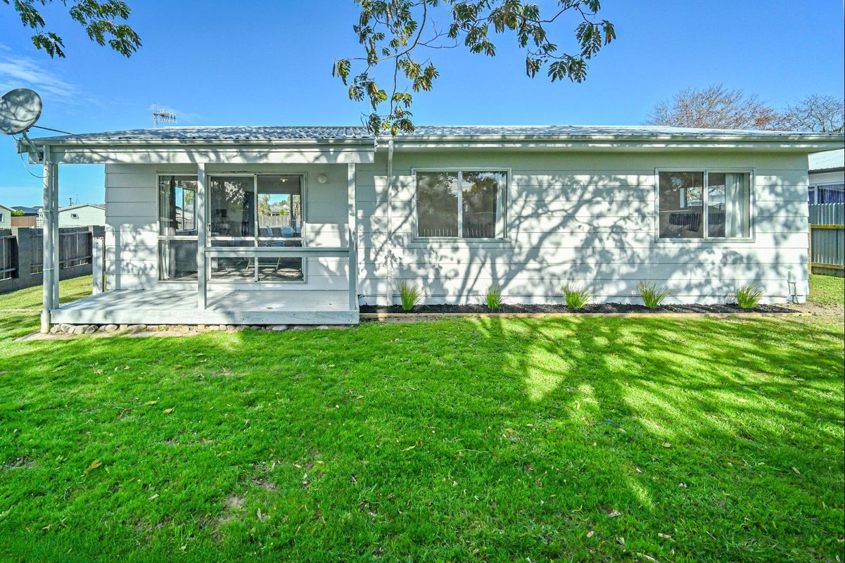 2 Tarbet Place, Flaxmere, Hastings - Carousel 1