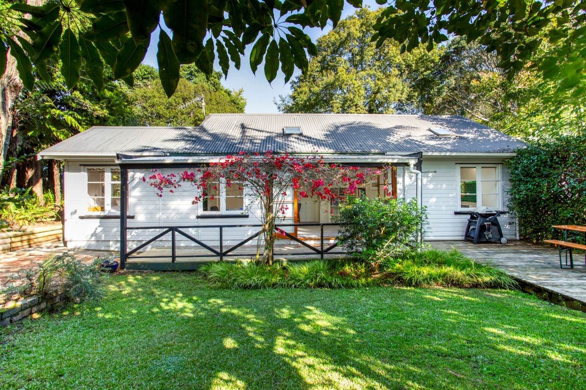 15 Victor Street, Avondale, Auckland - Carousel 1
