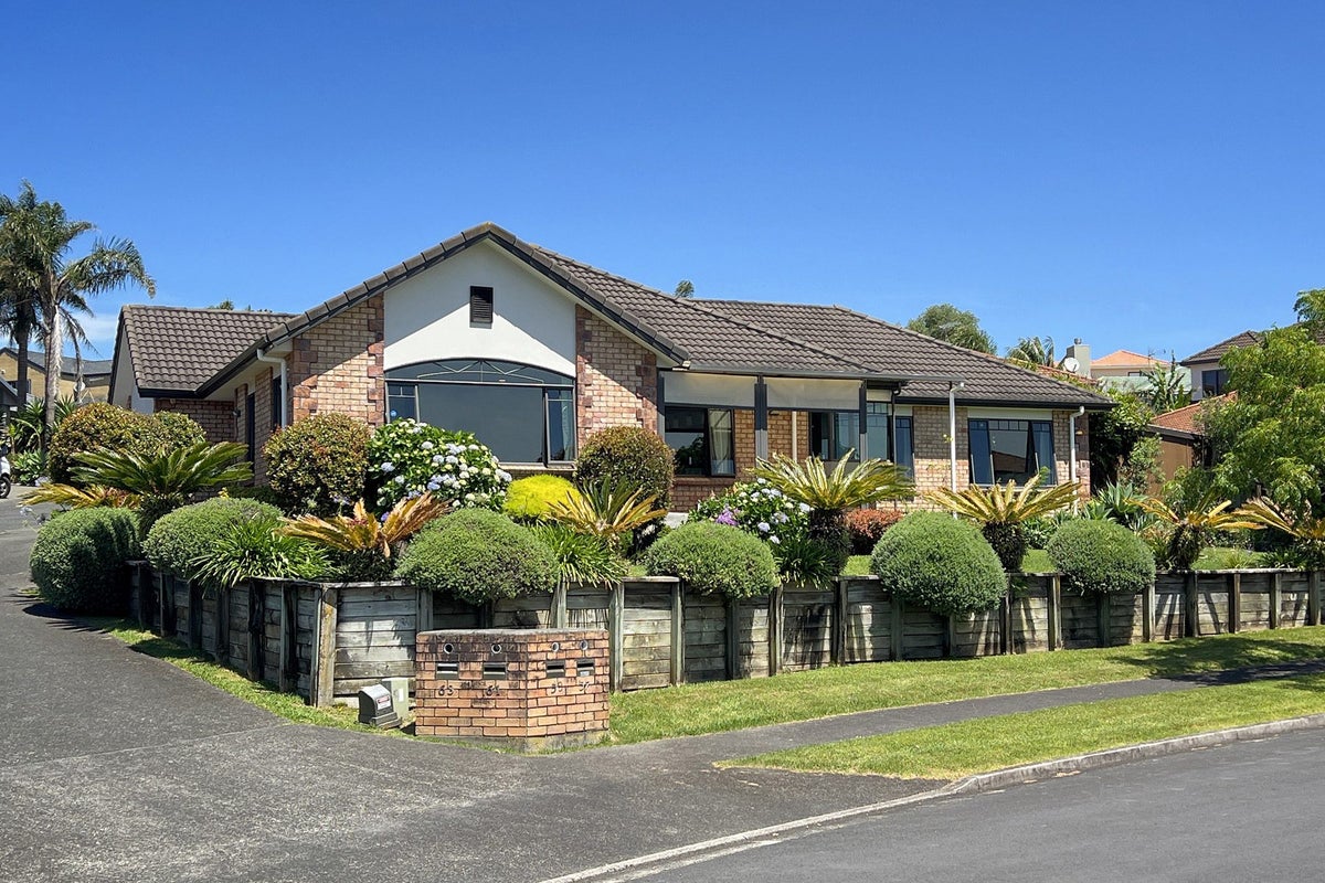 57 Mt Lebanon Crescent, The Gardens, Auckland - Carousel 1