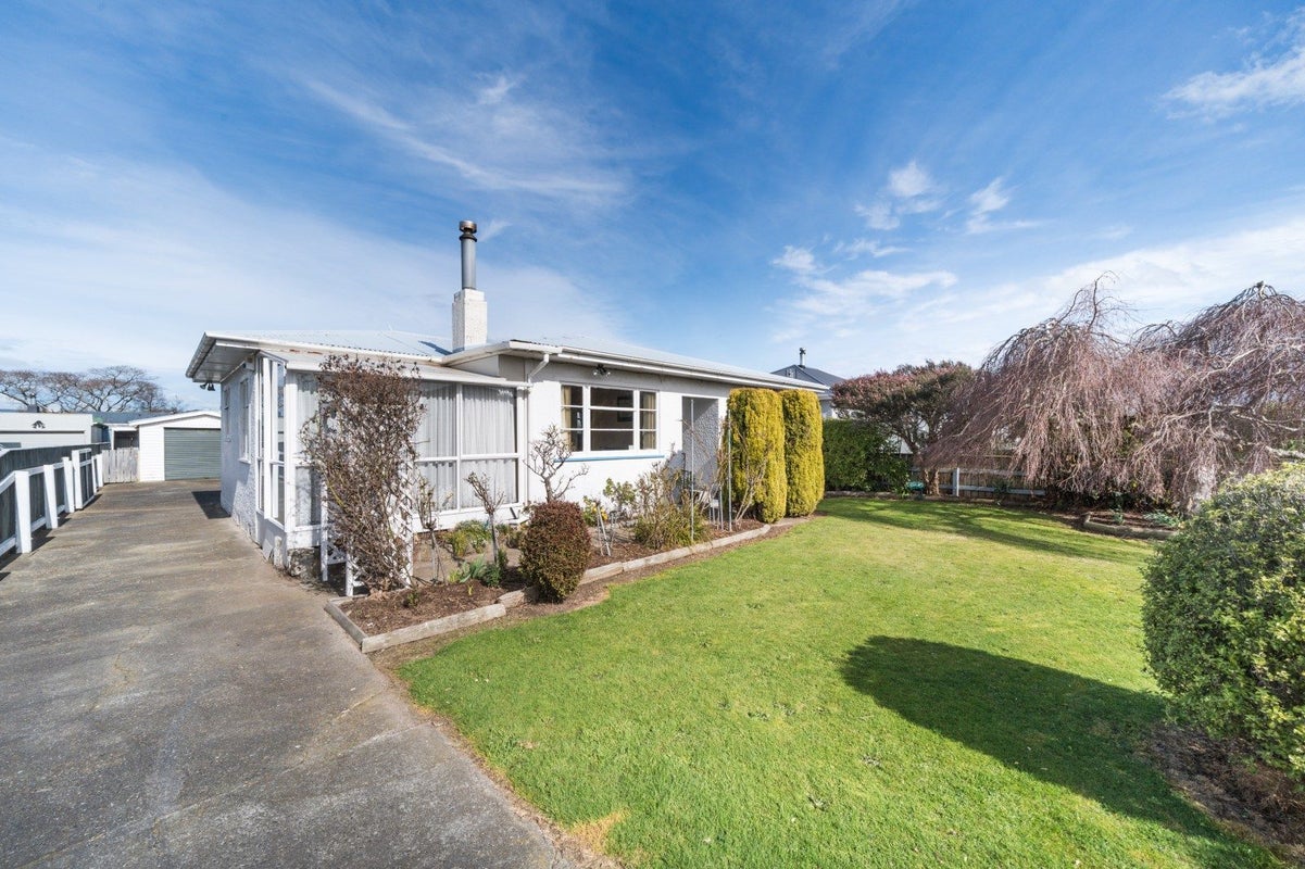 14 Vernon Avenue, Takaro, Palmerston North - Carousel 1