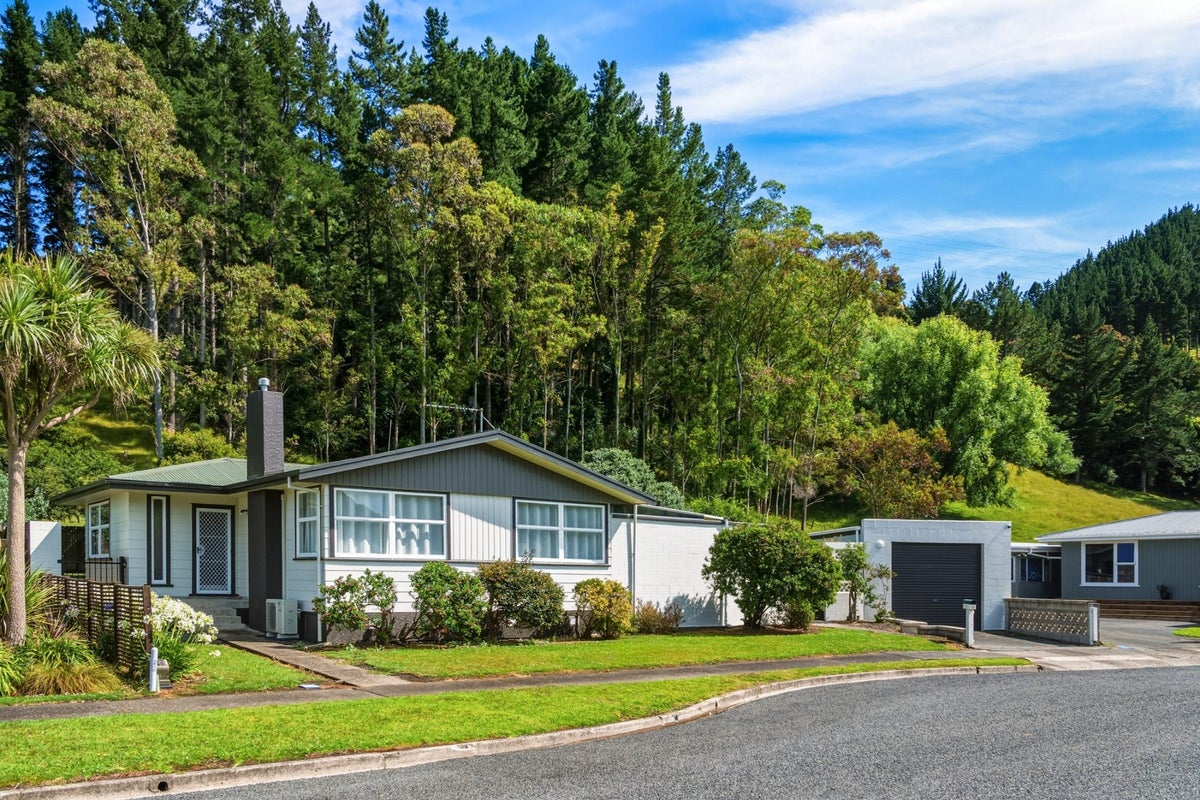 14 Justin Street, Mangapapa, Gisborne - Carousel 1