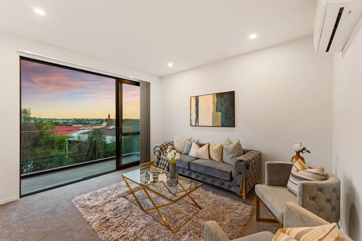 6C Tiroroa Avenue, Te Atatu South, Auckland - Carousel 2