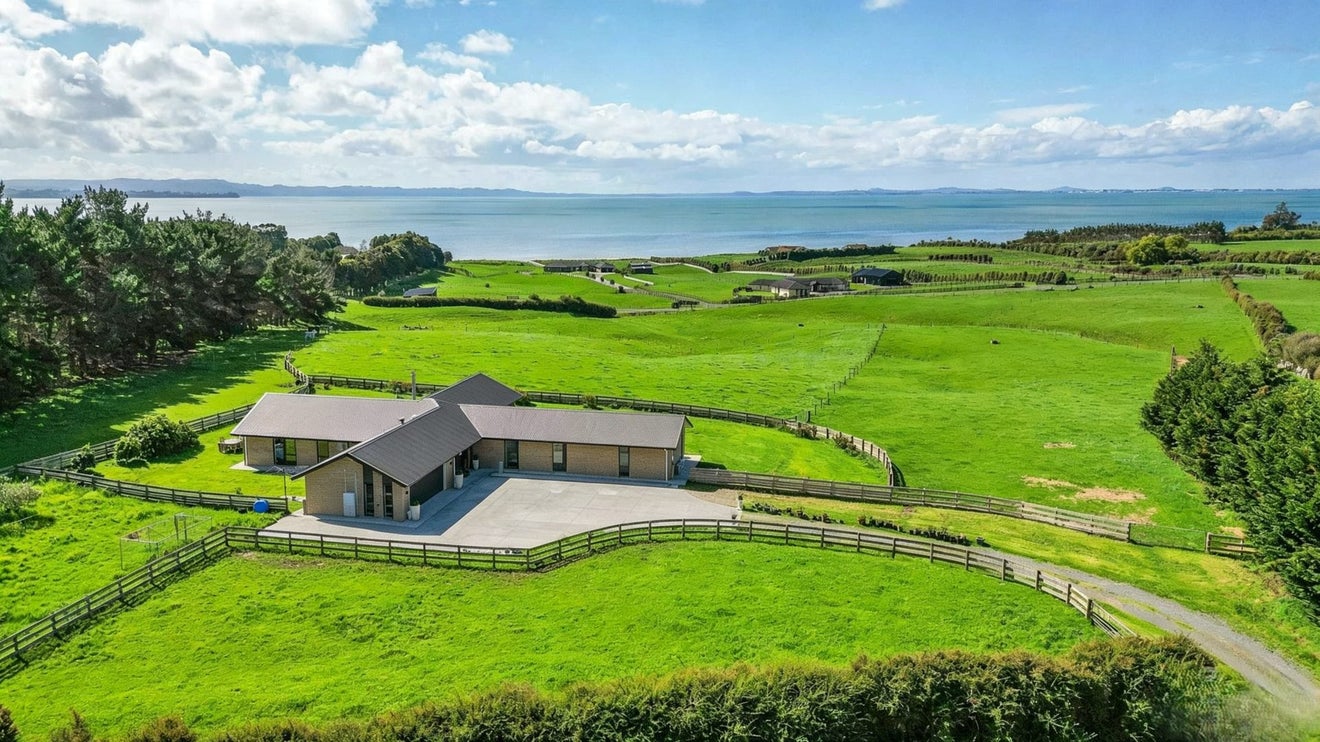205 Clarks Beach Road, Clarks Beach, Franklin, Auckland - Carousel 2