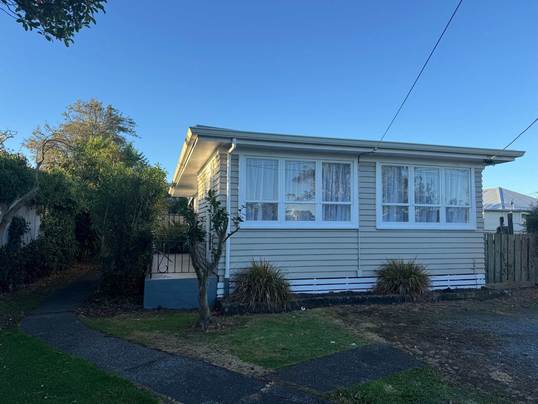 56 Cuba Street, Marton - Carousel 1