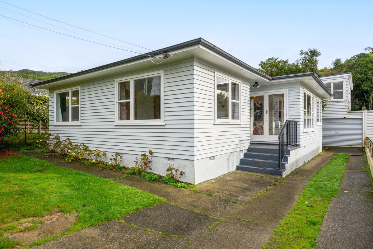 40 Kipling Street, Johnsonville, Wellington - Carousel 1